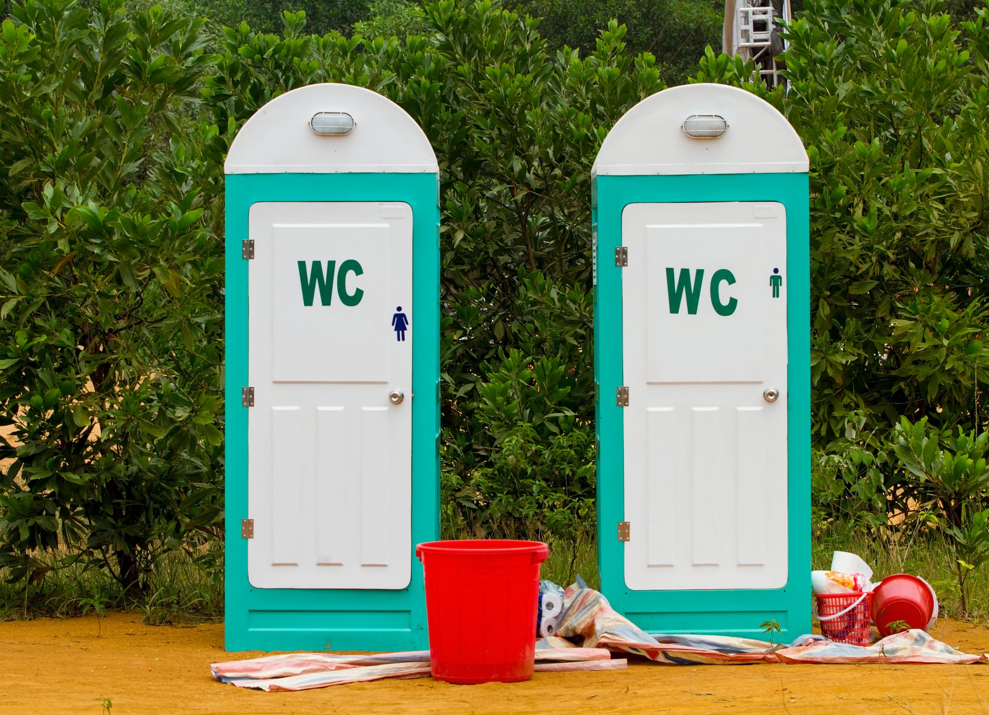 שירותים ניידים למכירה – הפתרון החכם, האמין והאיכותי לכל צורך | EcoLoo