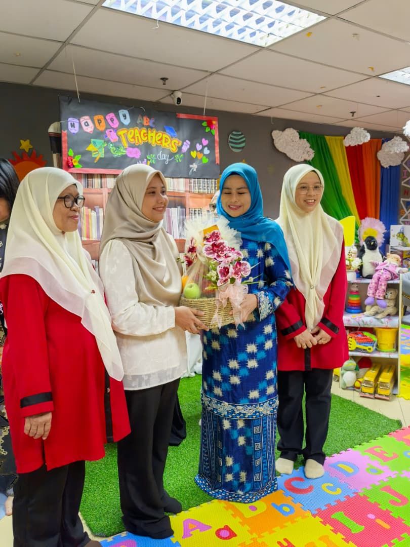 YB Datuk Seri Dr. Noraini binti Ahmad