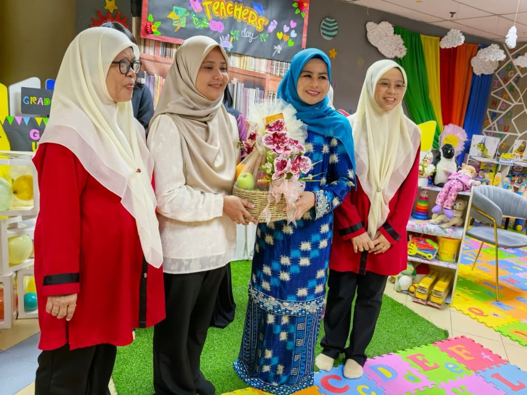 YB Datuk Seri Dr. Noraini binti Ahmad