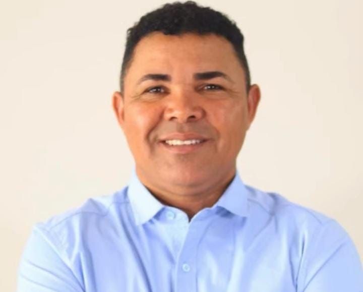 Presidente da câmara de vereadores de N. Srª de Lourdes, Adalto, afirma que o prefeito Dr. Saulo agiu com desequilíbrio durante a sessão.