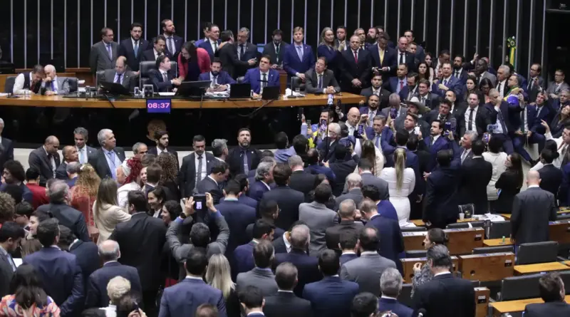 Veja como cada deputado votaram os deputados sergipanos na PEC dos agentes de saúde.