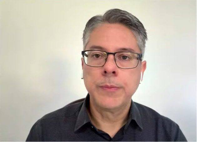 Alessandro diz que André sente “fraqueza” e “fragilidade” e responde: “Não tem titular e reserva”