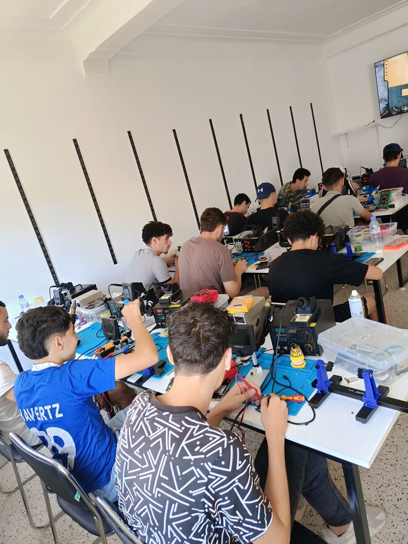 "📱 Formation complète en réparation de téléphones et tablettes