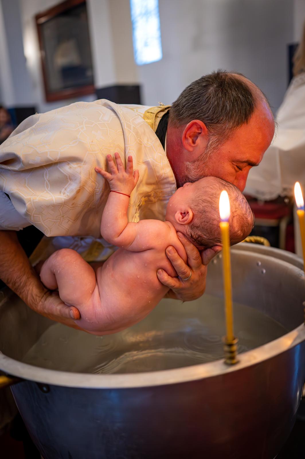 SFÂNTA TAINĂ A BOTEZULUI