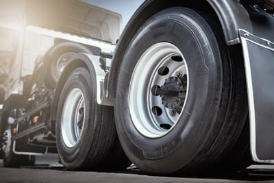 Top 10 Benefits of Tyre Retreading for Fleet and Commercial Vehicles