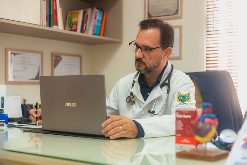 Médico de Sorocaba lança livro sobre o papel da espiritualidade na Medicina