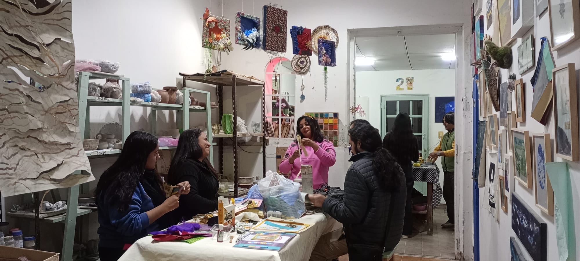 Taller de collage El origen y el fin de las cosas