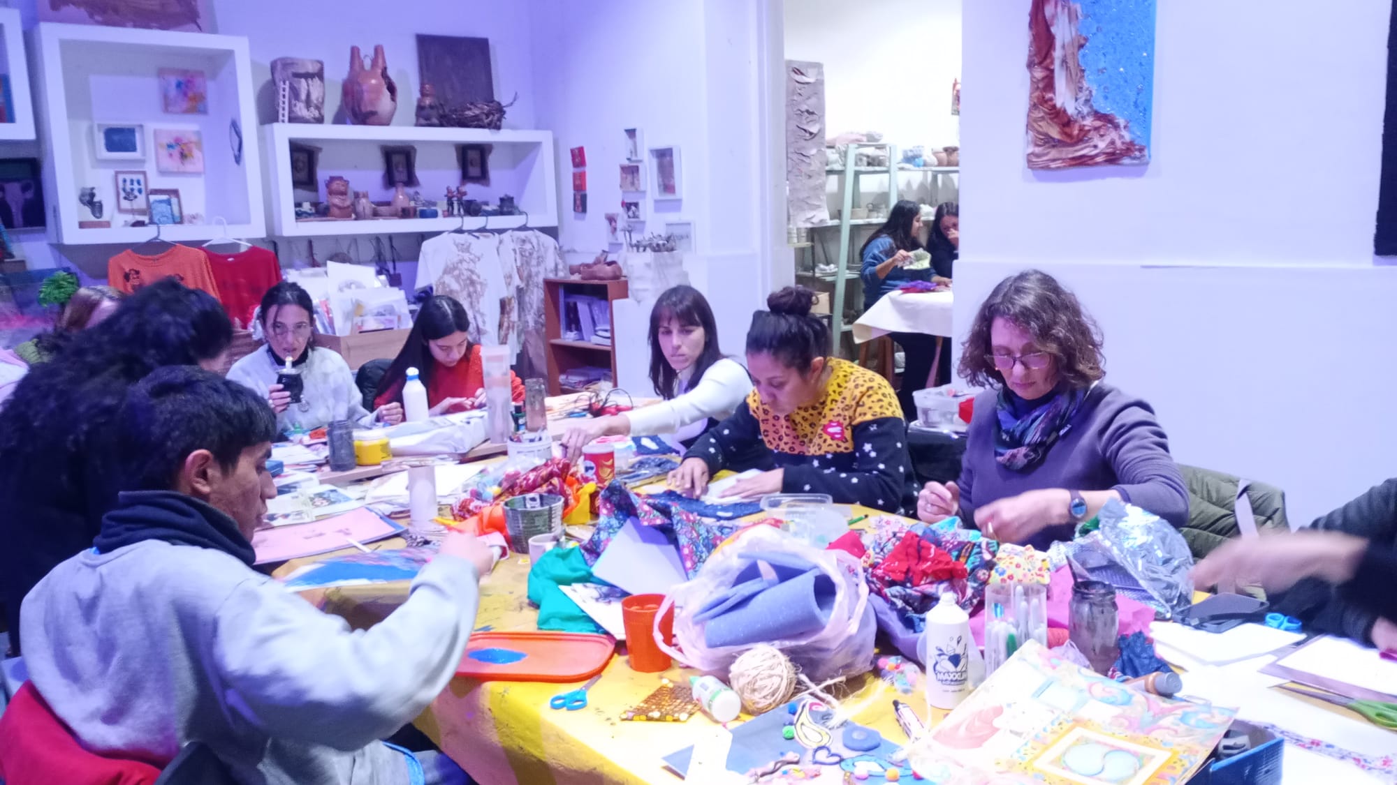 Taller de collage El origen y el fin de las cosas