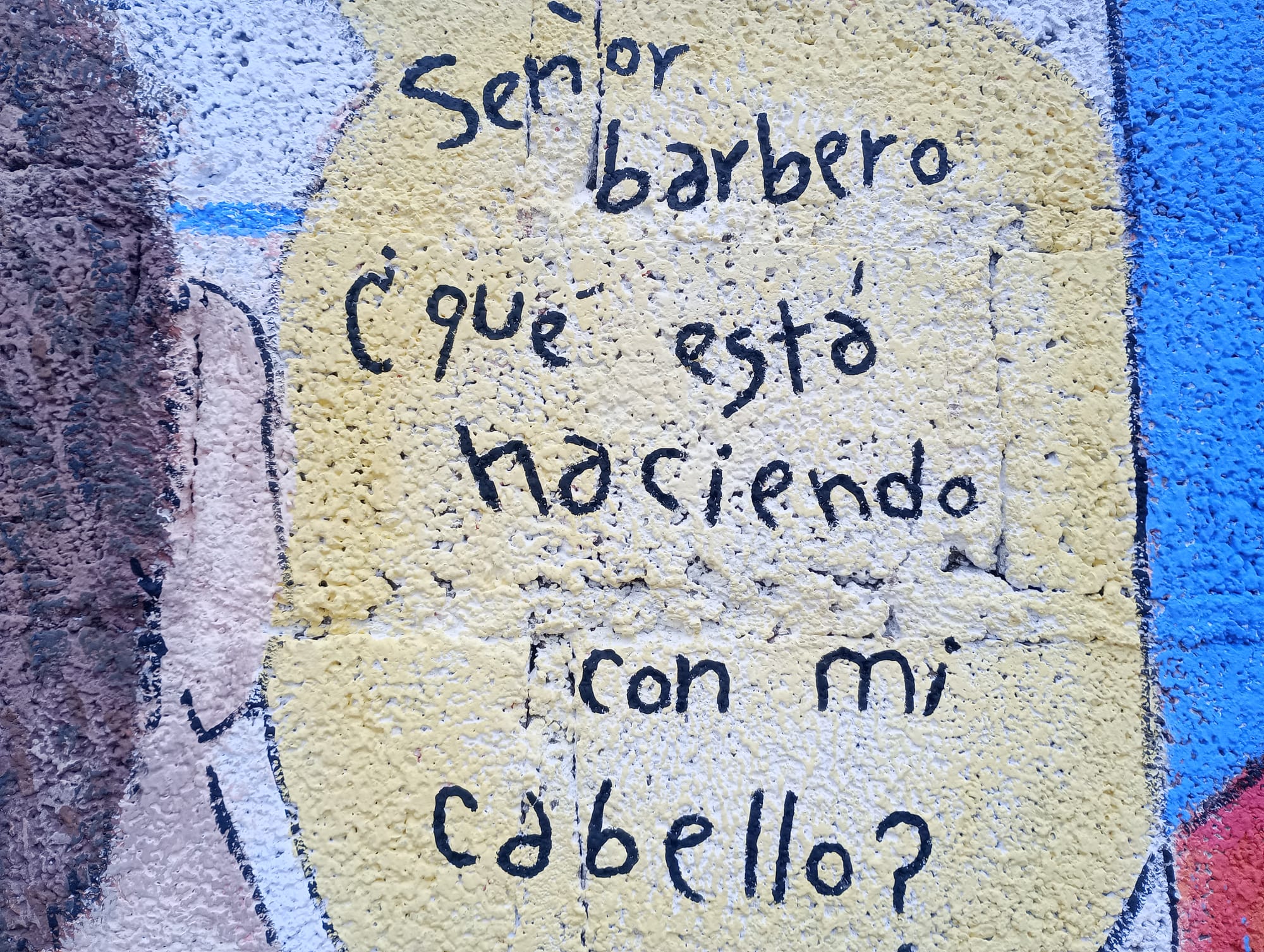 ¿Señor barbero que está haciendo con mi cabello?