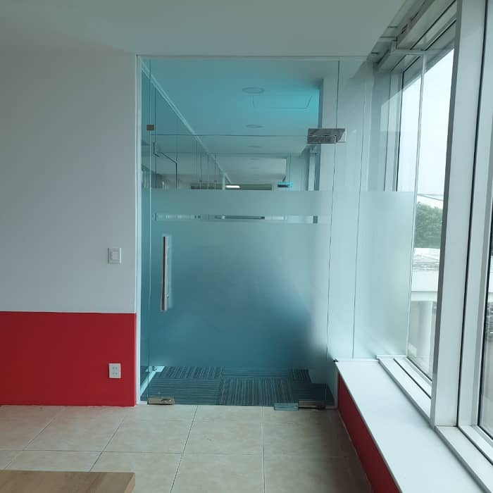 Mẫu cửa kính cường lực 1 cánh tại Ahadoor việt nam