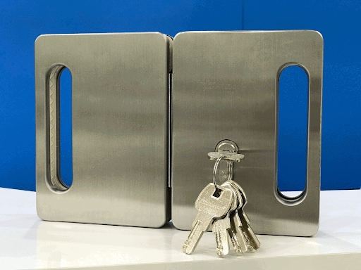 Khóa cửa kính cường lực móc đôi 2 bên cánh