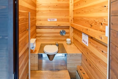 שירותים ניידים תא בודד – הפתרון החכם לשטח