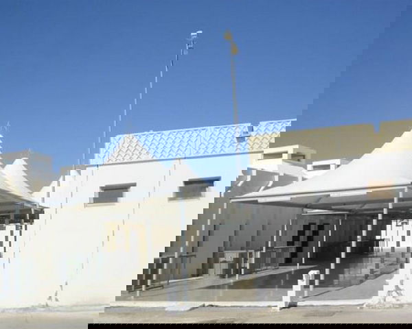 تركيب عوازل وأسقف وجدران