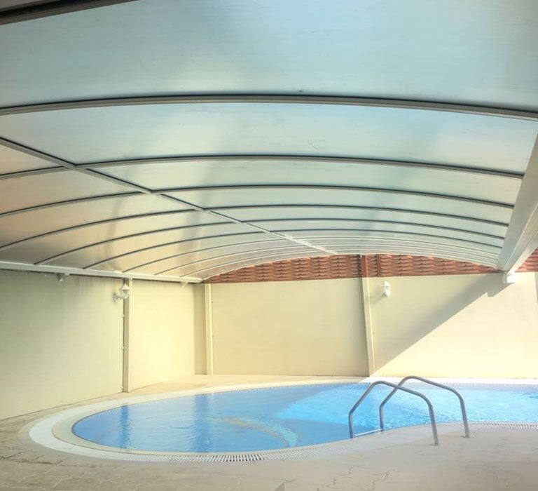 تركيب عوازل وأسقف وجدران