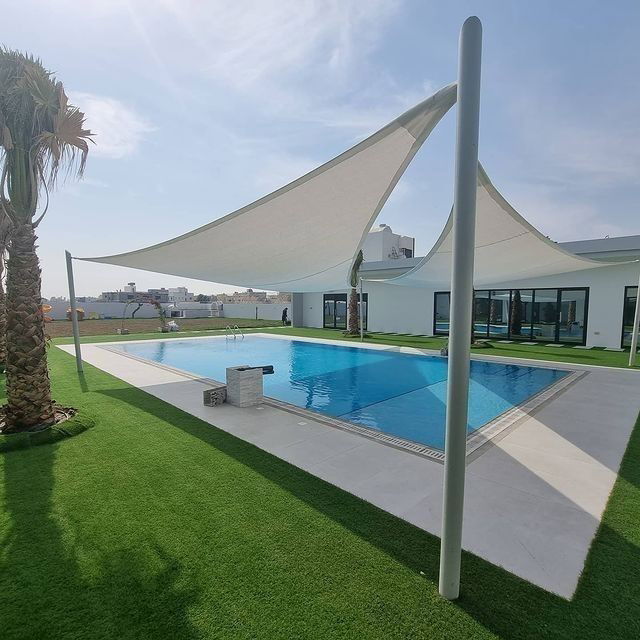 تركيب عوازل وأسقف وجدران