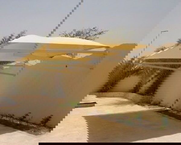 تركيب عوازل وأسقف وجدران