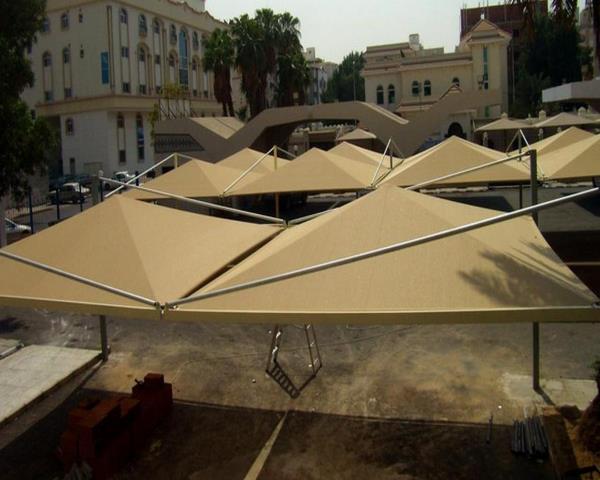 تركيب عوازل وأسقف وجدران