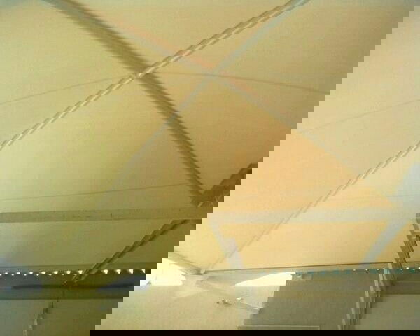 تركيب عوازل وأسقف وجدران