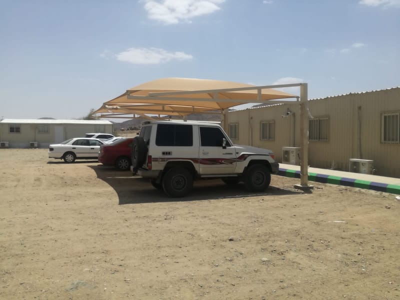 تركيب عوازل وأسقف وجدران