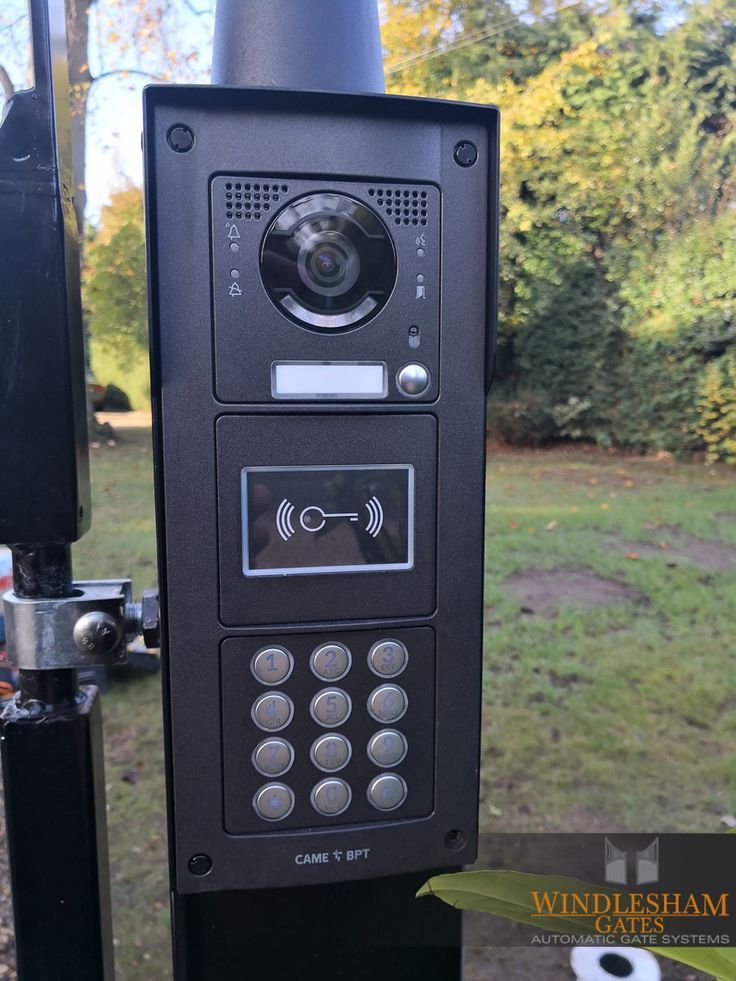 THE PHENOMENON OF CAPTOR INTERCOMS