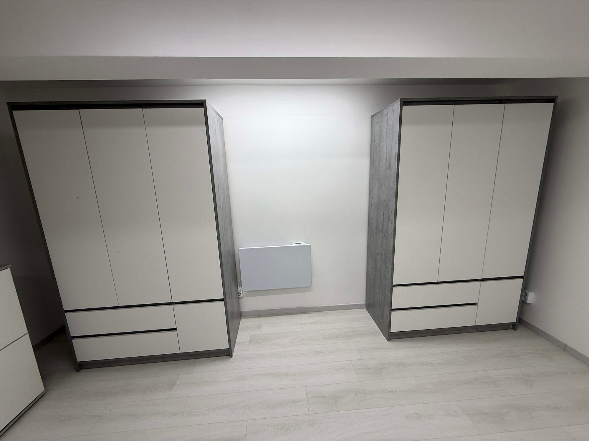 Jysk BILLUND gardróbszekrény