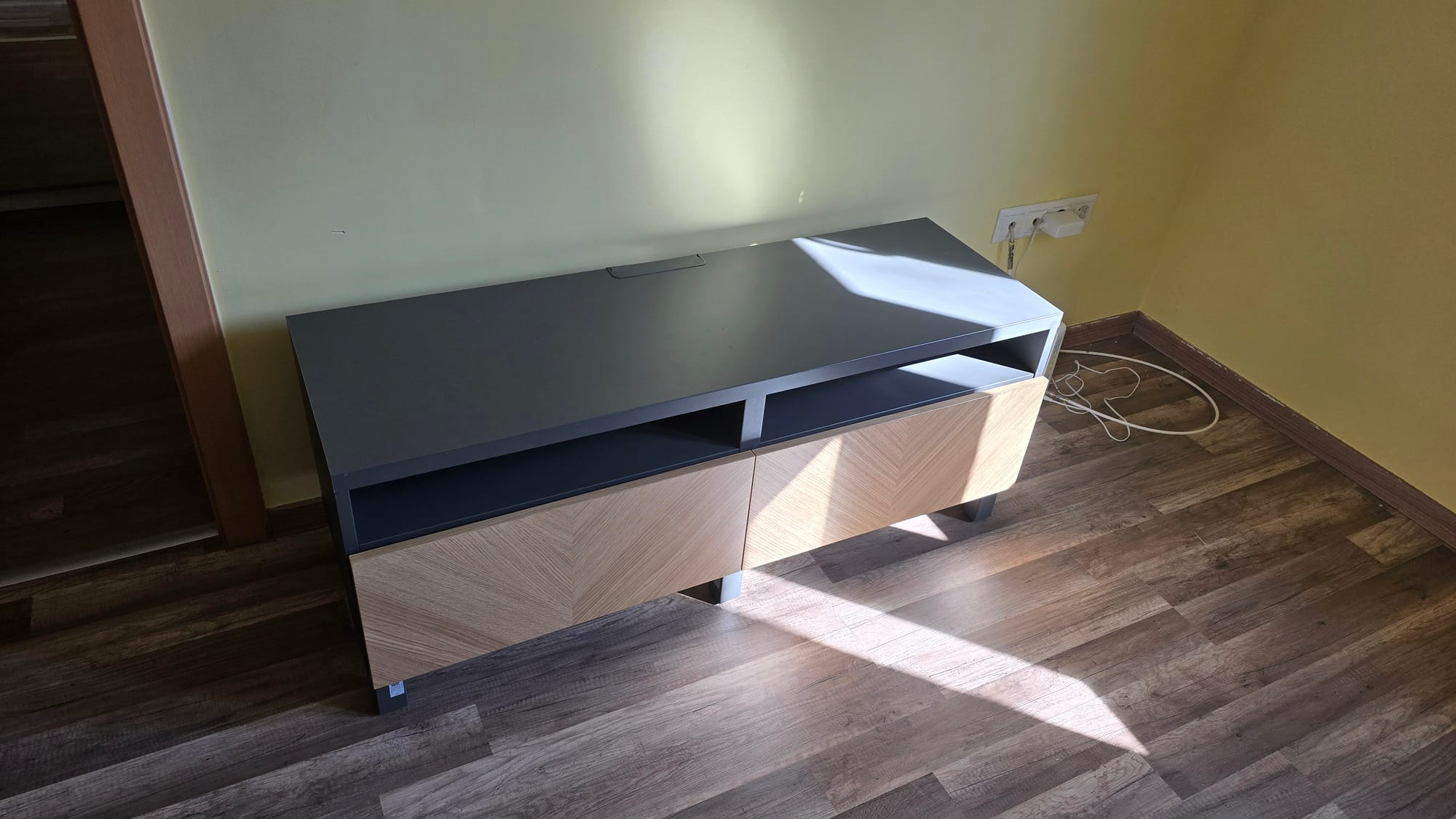 IKEA BESTÅ TV-állvány