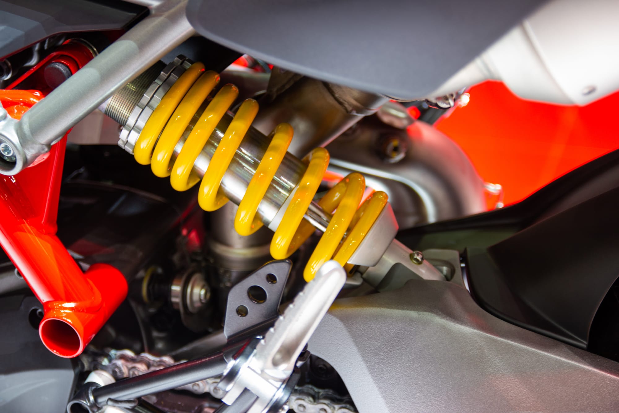 10 Common Suspension Myths That Cost Riders Grip and Confidence