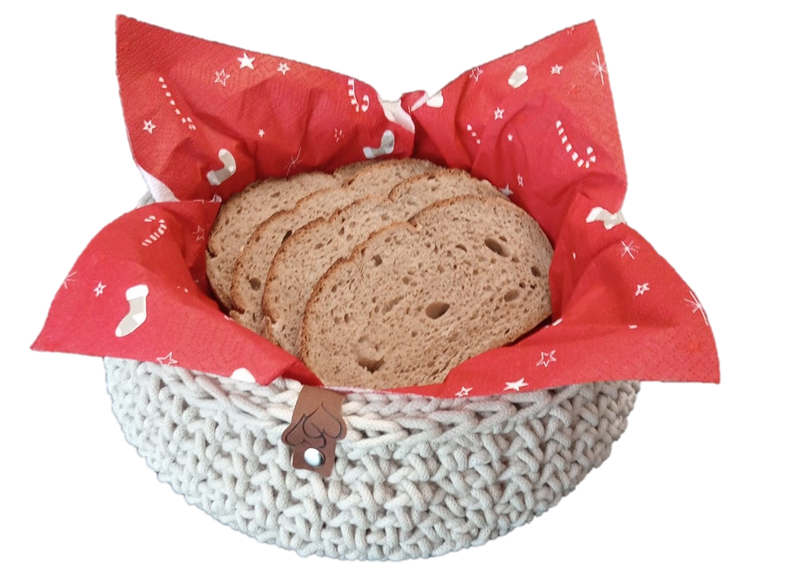 Round with wooden bottom