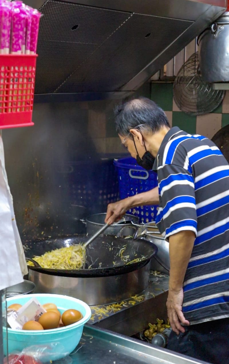 海南福建炒虾麵  (Hainan Fried Hokkien Prawn Mee) Golden Mile Food Centre