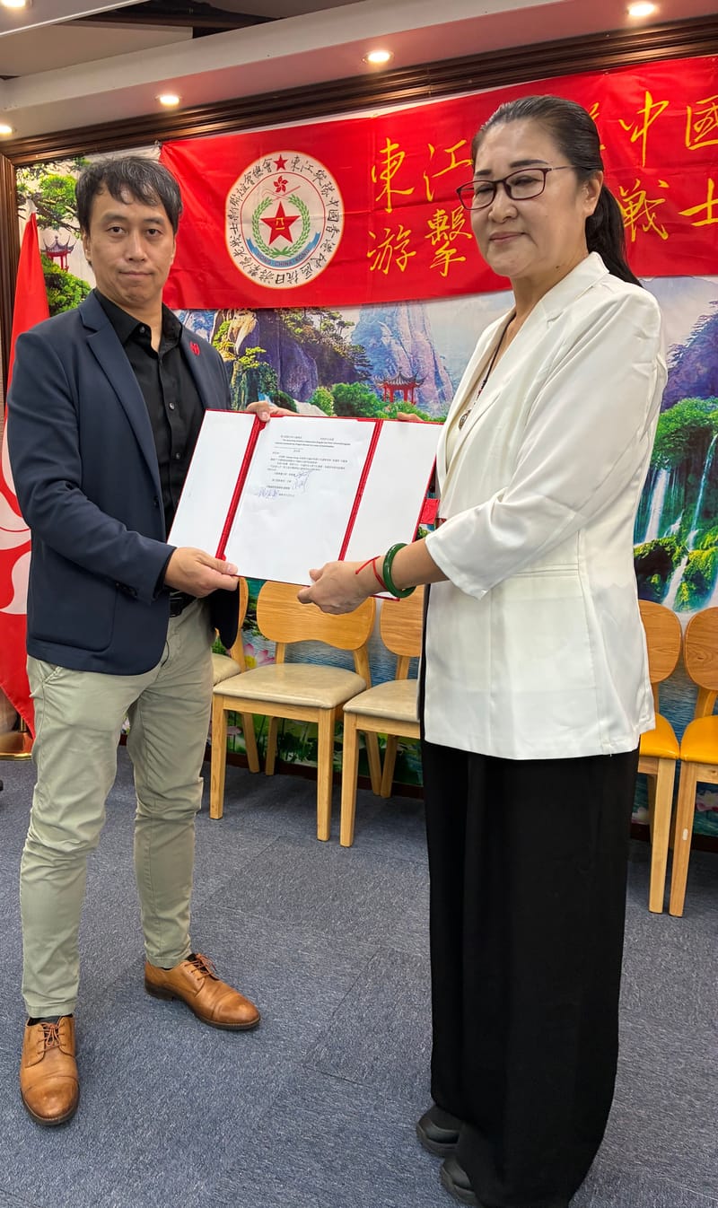 as Consul for Chinese Intangible Cultural Heritage, and further awarded the positions of Deputy Director of Sky Dragon Jingwu under the Sky Dragon Group, as well as Head Coach of Sky Dragon Mixed Martial Arts.
