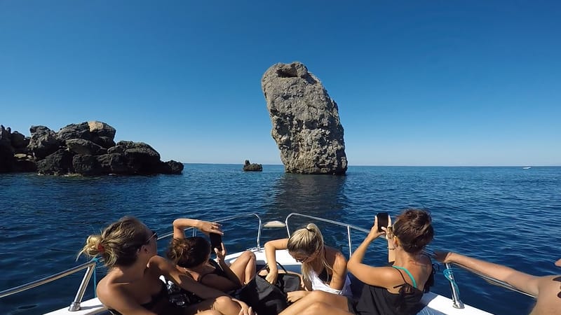 ISLAND TOUR AND SNORKELING