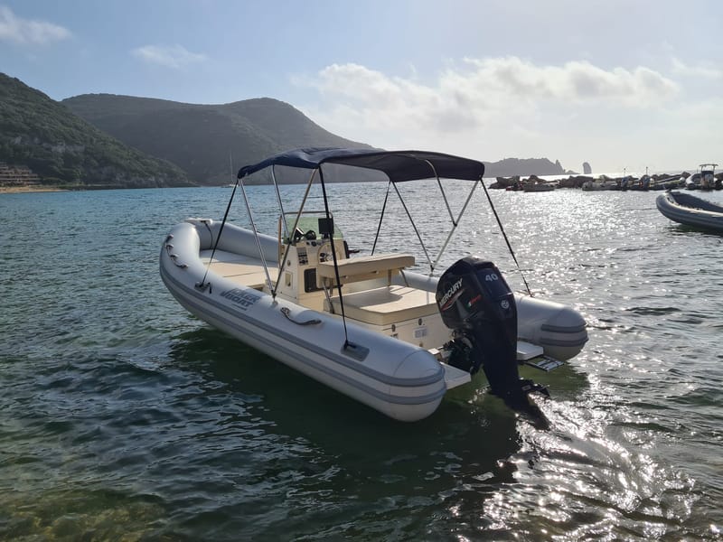 BOAT AND RUBBER RENTAL WITHOUT A LICENSE