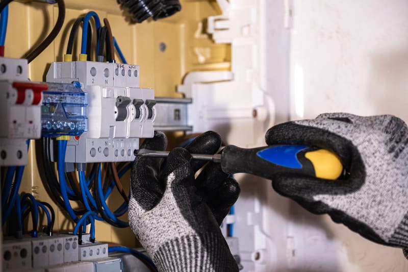 MISE AUX NORMES ÉLECTRIQUES
