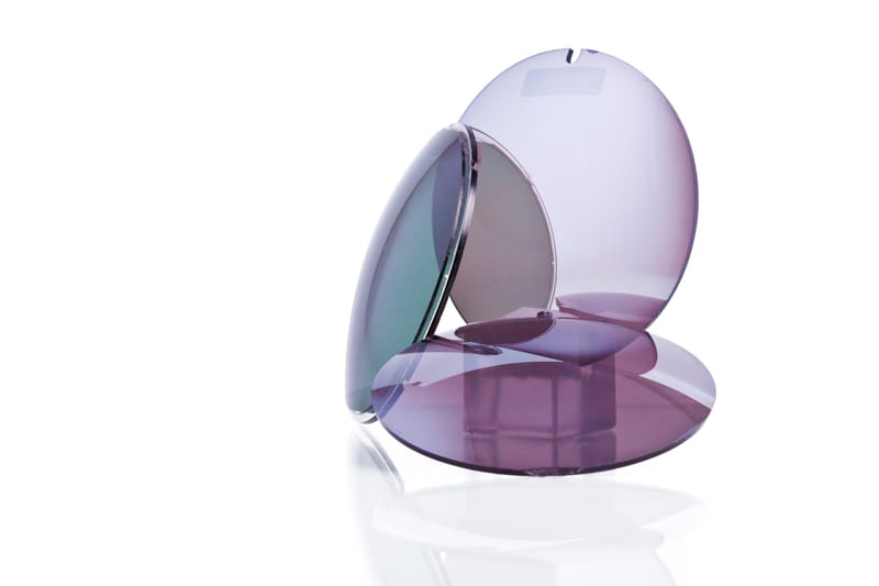 עדשות מחליפות צבע