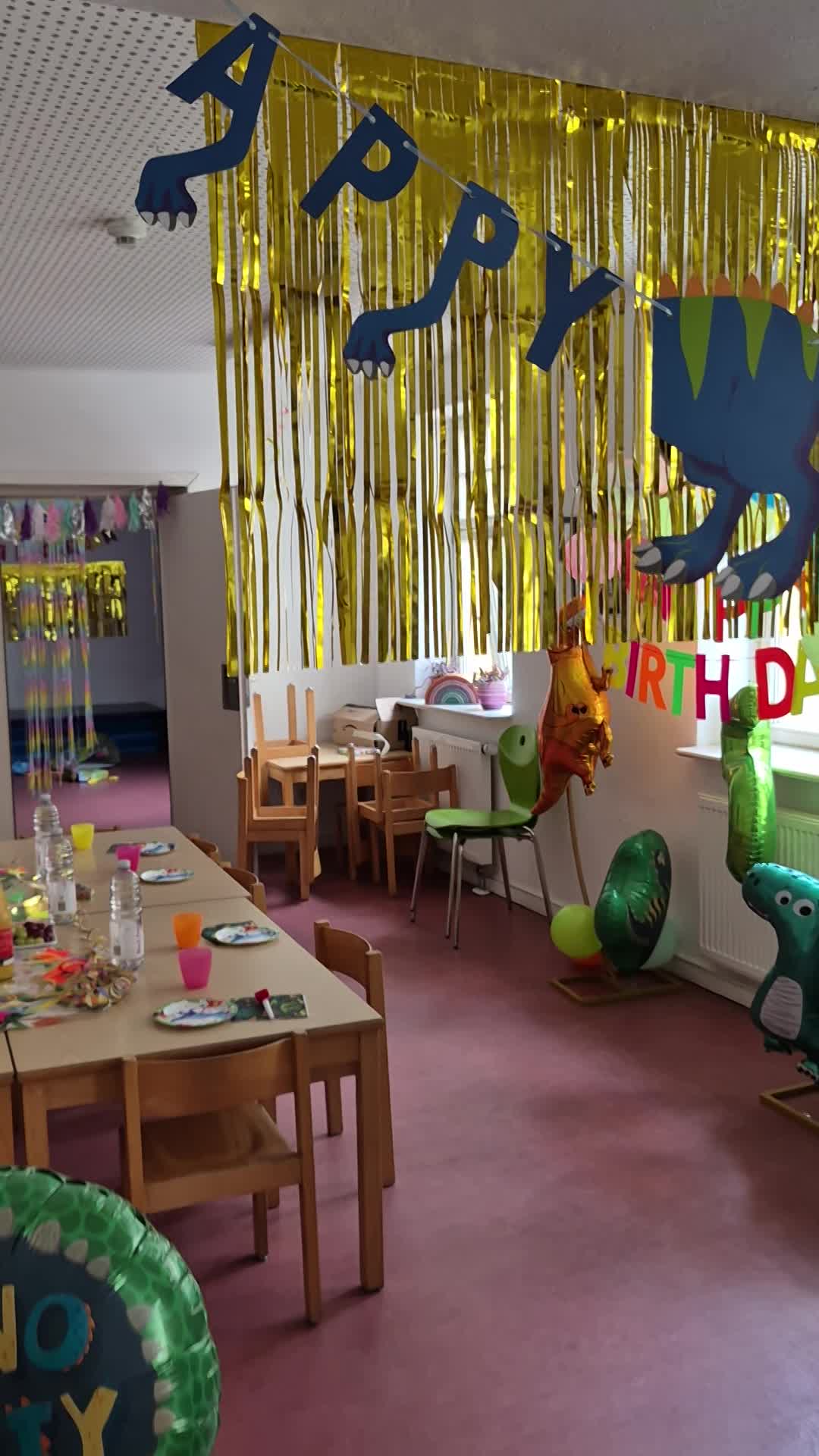 Dino-Neon-Geburtstag