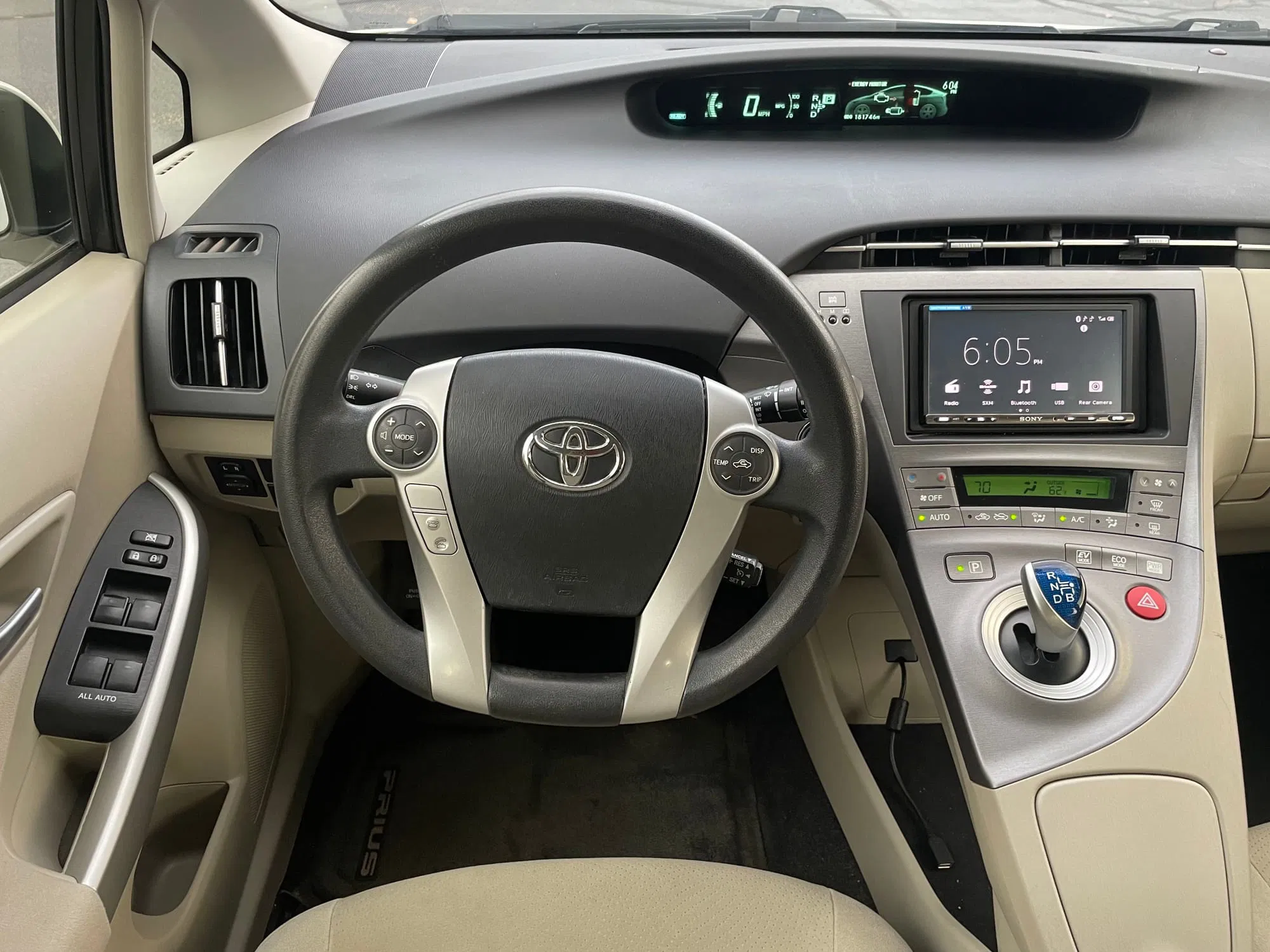 Sterring wheel and dashboard