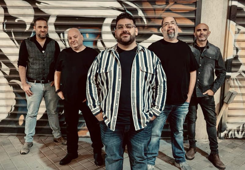 OFF WHITE BLUES BAND