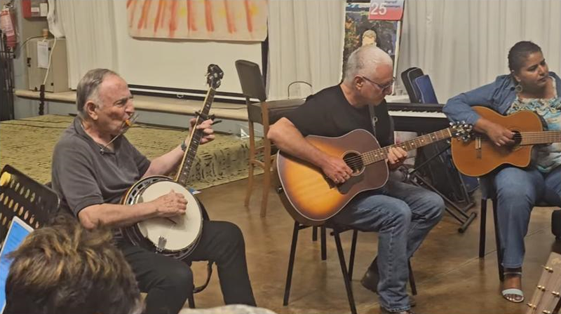 CIRCLE JAM SING ALONG