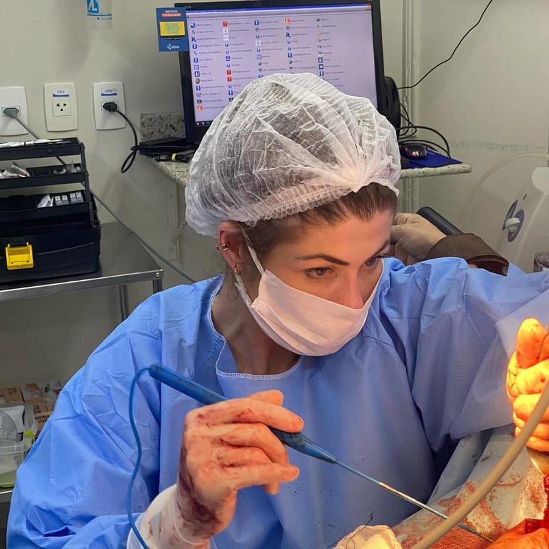 Cirurgias de Reconstrução Mamária Uni ou Bilaterais.