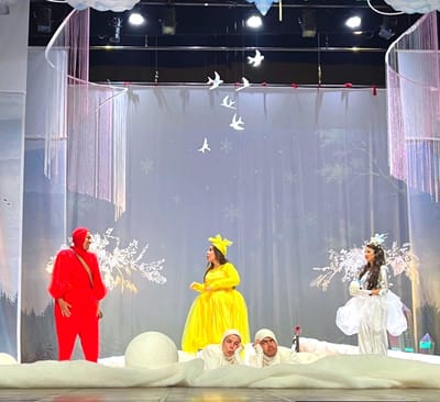 معرض التجارة البينية الإفريقية : عرض مسرحية "ثلجون" على خشبة المسرح الوطني الجزائري