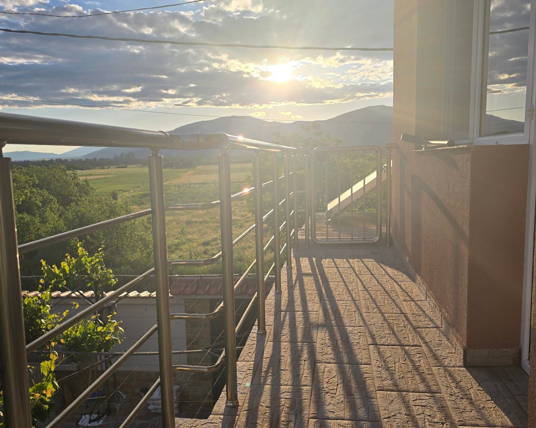 Парапет с четири струни за балкон