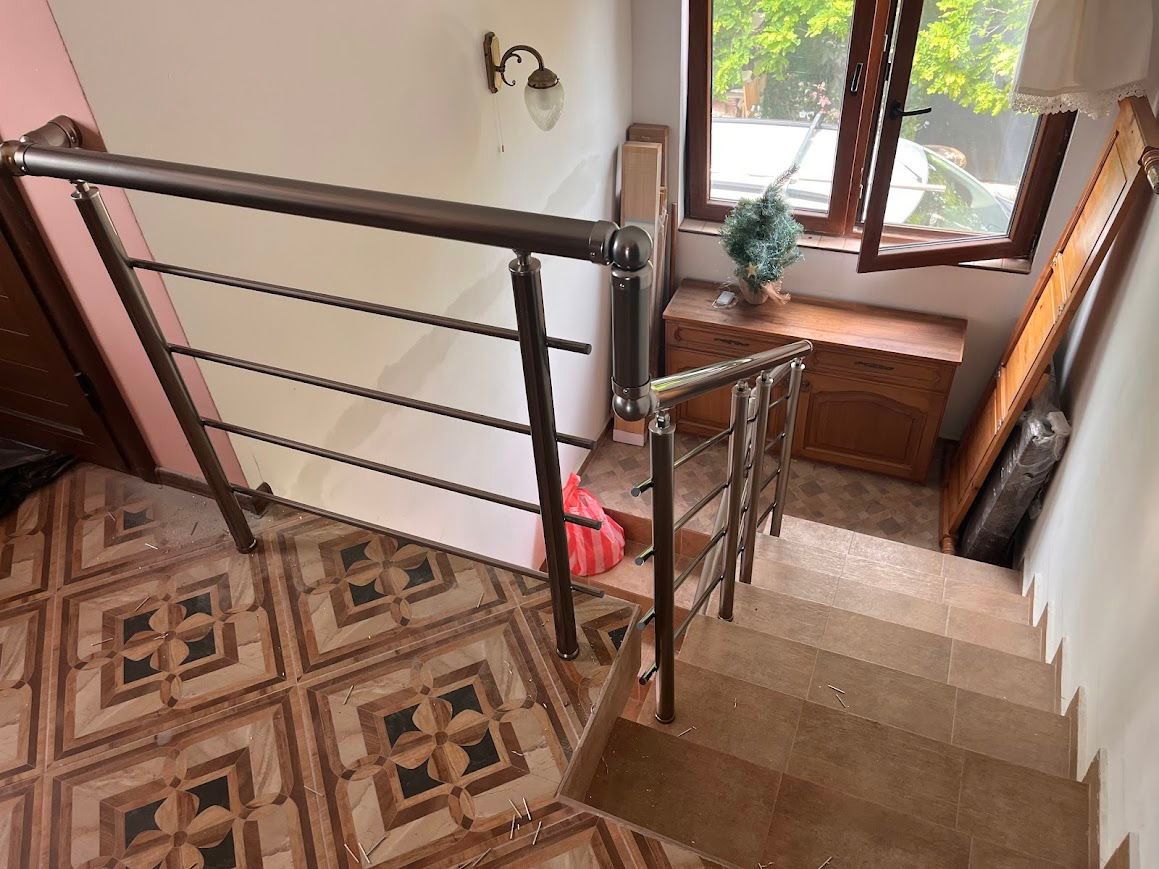 Парапет за вътрешно стълбище