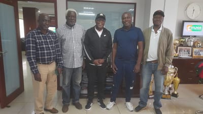 Gor Mahia Legends Welfare Group officials meeting with Gor Mahia FC Chairman Ambrose Rachier.