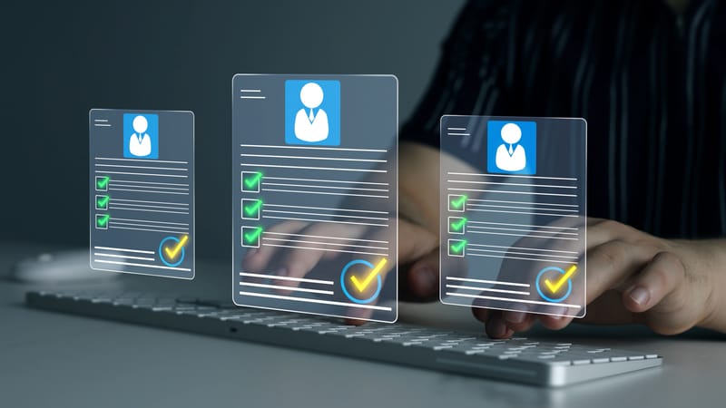 إدارة امتثال عقود العمل وتوثيق القوى العاملة