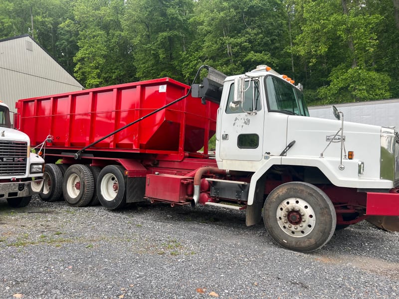 Acme Towing Service logo