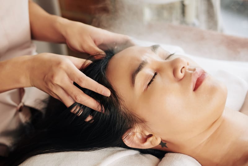 How to Protect Your Hair While Using Chemical Relaxers