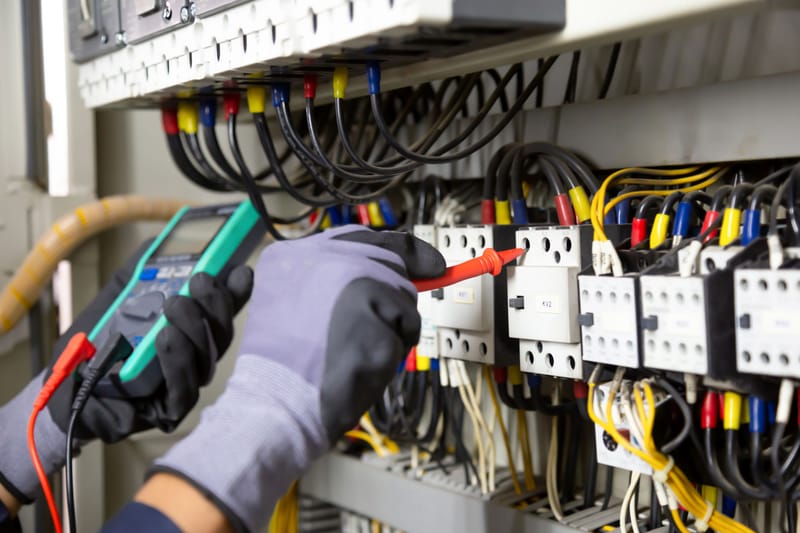 Servicios, Mantenimiento e Instalaciones Electricas