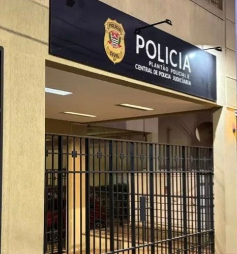 ARARAQUARA: PARA NÃO SER PRESO,JOVEM ENGOLIU 95 TROUXINHAS DE MACONHA