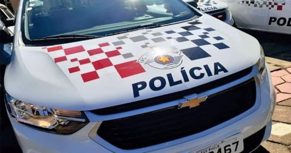 HOMEM SURTA E PM SALVA TRÊS VIDAS EM DOBRADA