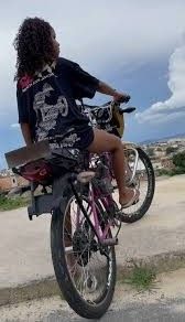 EM GUARIBA MORADORES RECLAMAM DE ADOLESCENTES FAZENDO PERIPÉCIAS COM BIKES MOTORIZADAS